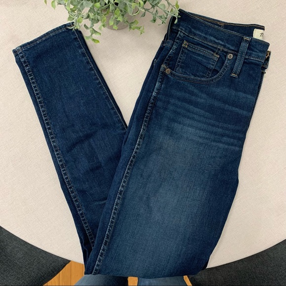 EUC Madewell 10" High-Rise Dark Rinse Skinny Jeans - Picture 9 of 12